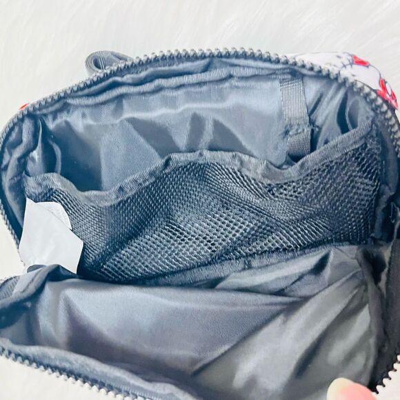 Hello Kitty Waist Bag - Picture 4 of 4